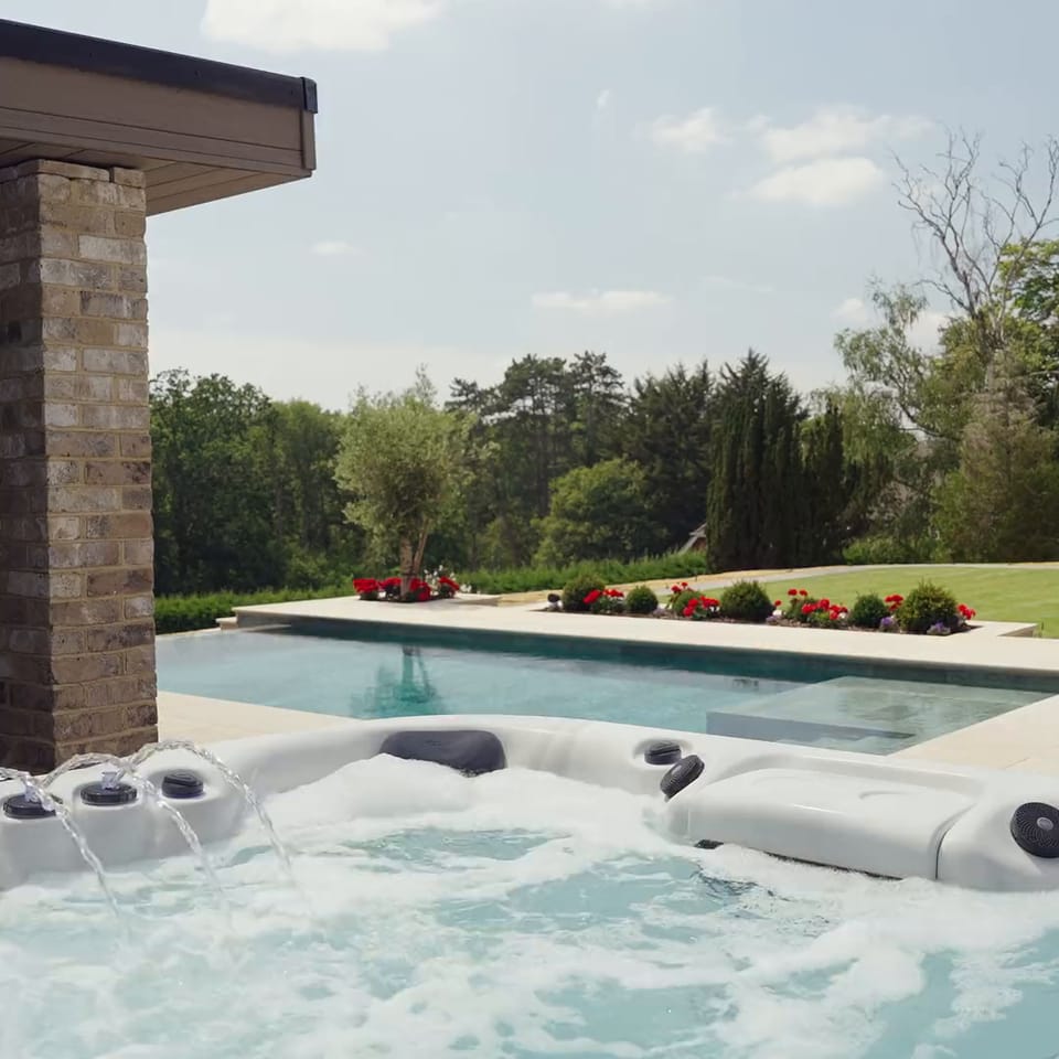 Hot tub jets, garden steps and planting